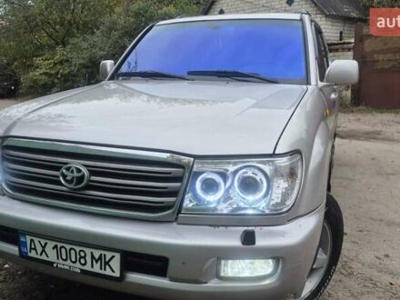 Серый Тойота Ленд Крузер, объемом двигателя 4.2 л и пробегом 437 тыс. км за 18800 $, фото 1 на Automoto.ua