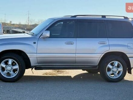 Серый Тойота Ленд Крузер, объемом двигателя 4.7 л и пробегом 342 тыс. км за 14000 $, фото 1 на Automoto.ua