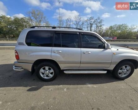 Серый Тойота Ленд Крузер, объемом двигателя 4.7 л и пробегом 402 тыс. км за 12500 $, фото 1 на Automoto.ua