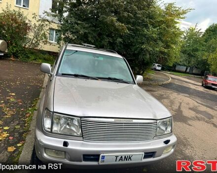 Серый Тойота Ленд Крузер, объемом двигателя 4.7 л и пробегом 419 тыс. км за 10000 $, фото 1 на Automoto.ua