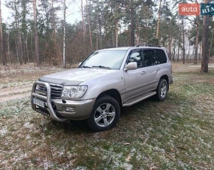 Серый Тойота Ленд Крузер, объемом двигателя 4.7 л и пробегом 370 тыс. км за 12700 $, фото 1 на Automoto.ua