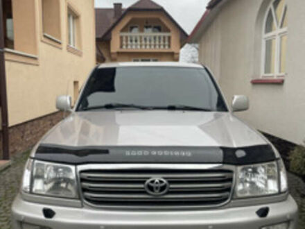 Серый Тойота Ленд Крузер, объемом двигателя 4.7 л и пробегом 390 тыс. км за 13350 $, фото 1 на Automoto.ua