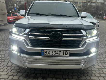 Серый Тойота Ленд Крузер, объемом двигателя 4.66 л и пробегом 300 тыс. км за 28777 $, фото 1 на Automoto.ua