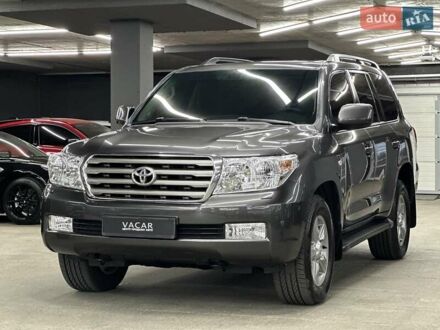 Серый Тойота Ленд Крузер, объемом двигателя 4.7 л и пробегом 207 тыс. км за 24900 $, фото 1 на Automoto.ua