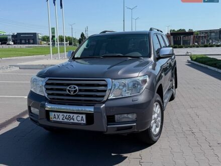 Сірий Тойота Ленд Крузер, об'ємом двигуна 4.7 л та пробігом 310 тис. км за 27000 $, фото 1 на Automoto.ua