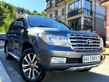 Серый Тойота Ленд Крузер, объемом двигателя 4.5 л и пробегом 271 тыс. км за 27900 $, фото 1 на Automoto.ua