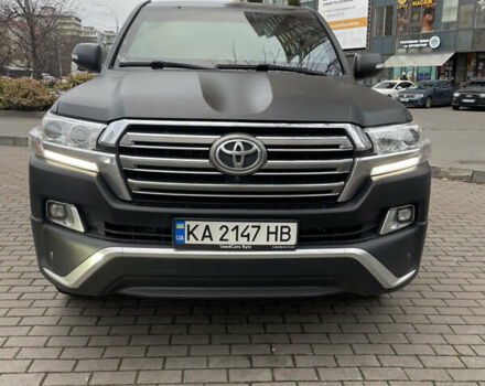 Серый Тойота Ленд Крузер, объемом двигателя 4.46 л и пробегом 105 тыс. км за 58000 $, фото 1 на Automoto.ua
