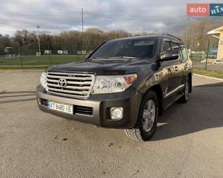 Серый Тойота Ленд Крузер, объемом двигателя 4.46 л и пробегом 300 тыс. км за 33500 $, фото 1 на Automoto.ua