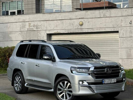 Серый Тойота Ленд Крузер, объемом двигателя 4.61 л и пробегом 175 тыс. км за 41500 $, фото 1 на Automoto.ua