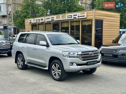 Серый Тойота Ленд Крузер, объемом двигателя 4.61 л и пробегом 161 тыс. км за 42500 $, фото 1 на Automoto.ua