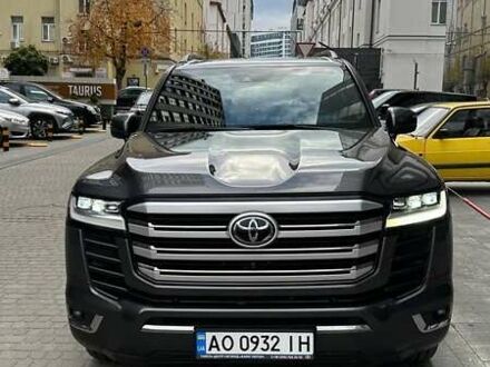 Серый Тойота Ленд Крузер, объемом двигателя 3.45 л и пробегом 171 тыс. км за 59000 $, фото 1 на Automoto.ua