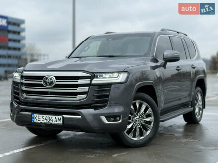Серый Тойота Ленд Крузер, объемом двигателя 3.35 л и пробегом 25 тыс. км за 82300 $, фото 1 на Automoto.ua