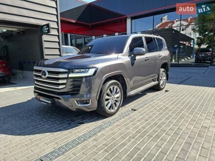 Серый Тойота Ленд Крузер, объемом двигателя 3.35 л и пробегом 34 тыс. км за 81900 $, фото 1 на Automoto.ua