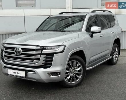 Серый Тойота Ленд Крузер, объемом двигателя 3.3 л и пробегом 31 тыс. км за 75000 $, фото 1 на Automoto.ua