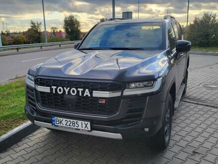 Серый Тойота Ленд Крузер, объемом двигателя 3.3 л и пробегом 31 тыс. км за 84500 $, фото 1 на Automoto.ua