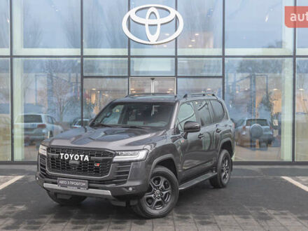 Серый Тойота Ленд Крузер, объемом двигателя 3.45 л и пробегом 34 тыс. км за 78220 $, фото 1 на Automoto.ua