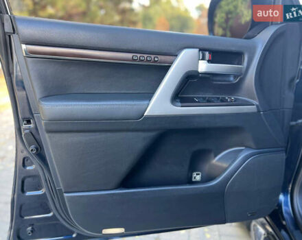 Синий Тойота Ленд Крузер, объемом двигателя 4.46 л и пробегом 230 тыс. км за 43500 $, фото 14 на Automoto.ua