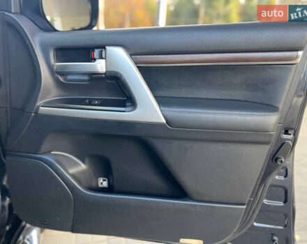 Синий Тойота Ленд Крузер, объемом двигателя 4.46 л и пробегом 230 тыс. км за 43500 $, фото 24 на Automoto.ua