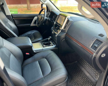 Синий Тойота Ленд Крузер, объемом двигателя 4.46 л и пробегом 230 тыс. км за 43500 $, фото 25 на Automoto.ua