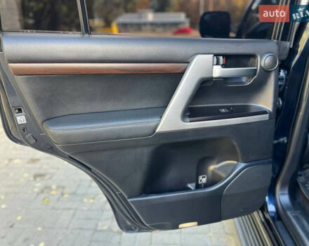 Синий Тойота Ленд Крузер, объемом двигателя 4.46 л и пробегом 230 тыс. км за 43500 $, фото 18 на Automoto.ua