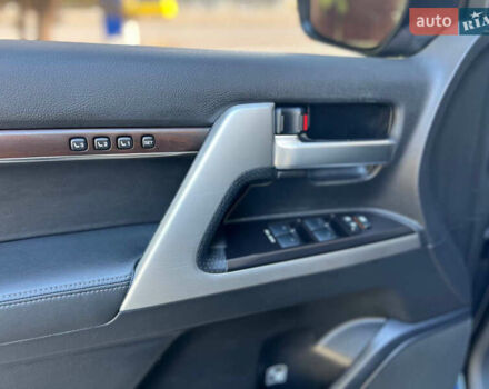 Синий Тойота Ленд Крузер, объемом двигателя 4.46 л и пробегом 230 тыс. км за 43500 $, фото 15 на Automoto.ua