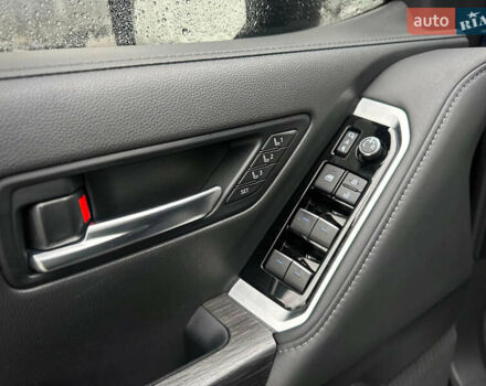 Синій Тойота Ленд Крузер, об'ємом двигуна 3.35 л та пробігом 55 тис. км за 73800 $, фото 27 на Automoto.ua