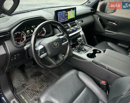 Синій Тойота Ленд Крузер, об'ємом двигуна 3.35 л та пробігом 55 тис. км за 73800 $, фото 32 на Automoto.ua