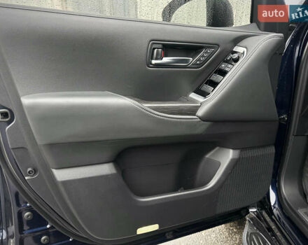 Синій Тойота Ленд Крузер, об'ємом двигуна 3.35 л та пробігом 55 тис. км за 73800 $, фото 33 на Automoto.ua