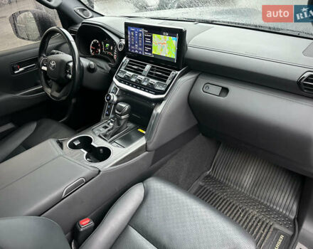 Синій Тойота Ленд Крузер, об'ємом двигуна 3.35 л та пробігом 55 тис. км за 73800 $, фото 44 на Automoto.ua