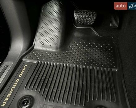 Синій Тойота Ленд Крузер, об'ємом двигуна 3.3 л та пробігом 50 тис. км за 79500 $, фото 56 на Automoto.ua