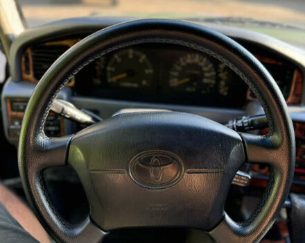 Зеленый Тойота Ленд Крузер, объемом двигателя 4.5 л и пробегом 400 тыс. км за 10500 $, фото 13 на Automoto.ua