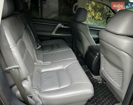 Зеленый Тойота Ленд Крузер, объемом двигателя 4.5 л и пробегом 235 тыс. км за 23500 $, фото 41 на Automoto.ua