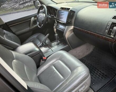 Зеленый Тойота Ленд Крузер, объемом двигателя 4.5 л и пробегом 235 тыс. км за 23500 $, фото 22 на Automoto.ua