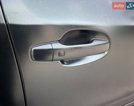 Зеленый Тойота Ленд Крузер, объемом двигателя 4.5 л и пробегом 235 тыс. км за 23500 $, фото 27 на Automoto.ua