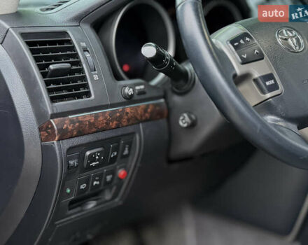 Зеленый Тойота Ленд Крузер, объемом двигателя 4.5 л и пробегом 267 тыс. км за 22999 $, фото 41 на Automoto.ua