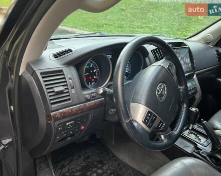 Зеленый Тойота Ленд Крузер, объемом двигателя 4.5 л и пробегом 235 тыс. км за 23500 $, фото 36 на Automoto.ua