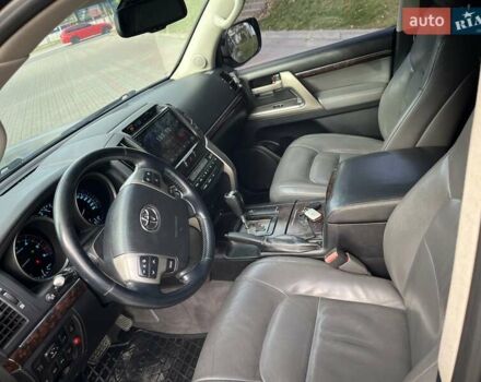 Зеленый Тойота Ленд Крузер, объемом двигателя 4.5 л и пробегом 235 тыс. км за 23500 $, фото 7 на Automoto.ua