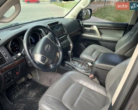 Зеленый Тойота Ленд Крузер, объемом двигателя 4.5 л и пробегом 235 тыс. км за 23500 $, фото 9 на Automoto.ua