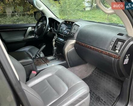 Зеленый Тойота Ленд Крузер, объемом двигателя 4.5 л и пробегом 235 тыс. км за 23500 $, фото 42 на Automoto.ua