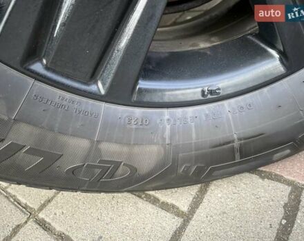 Зеленый Тойота Ленд Крузер, объемом двигателя 4.5 л и пробегом 235 тыс. км за 23500 $, фото 11 на Automoto.ua