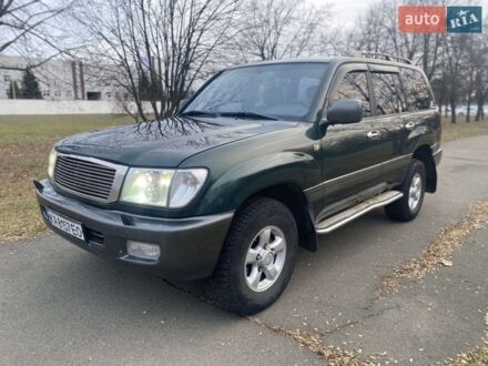 Тойота Ленд Крузер 1999 у Києві на Automoto.ua Зелений Тойота Ленд Крузер, об'ємом двигуна 4.6 л та пробігом 0 тис. км за 7500 $, фото 1 на Automoto.ua