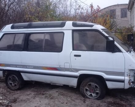 Білий Тойота Літ Айс, об'ємом двигуна 2 л та пробігом 200 тис. км за 1200 $, фото 7 на Automoto.ua