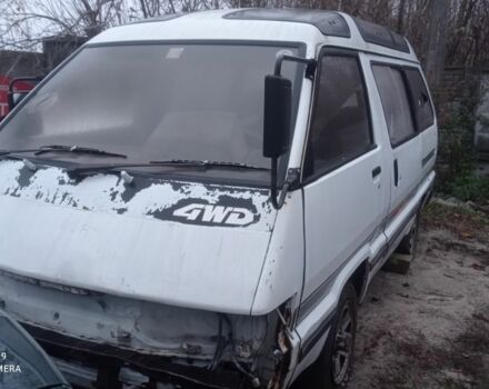 Білий Тойота Літ Айс, об'ємом двигуна 2 л та пробігом 200 тис. км за 1200 $, фото 1 на Automoto.ua