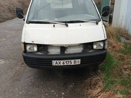 Білий Тойота Літ Айс, об'ємом двигуна 2 л та пробігом 400 тис. км за 1861 $, фото 1 на Automoto.ua