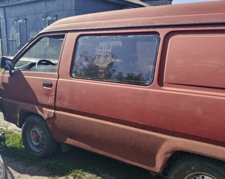 Красный Тойота Лит Айс, объемом двигателя 1.5 л и пробегом 370 тыс. км за 1150 $, фото 8 на Automoto.ua