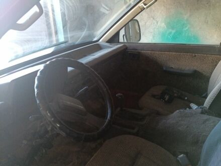 Красный Тойота Лит Айс, объемом двигателя 2 л и пробегом 400 тыс. км за 534 $, фото 1 на Automoto.ua