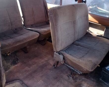 Серый Тойота Лит Айс, объемом двигателя 1.8 л и пробегом 300 тыс. км за 721 $, фото 3 на Automoto.ua