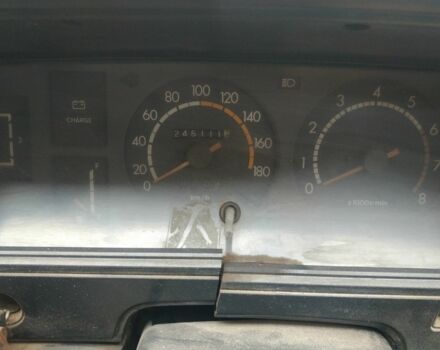 Белый Тойота Марк 2, объемом двигателя 2 л и пробегом 400 тыс. км за 1000 $, фото 3 на Automoto.ua