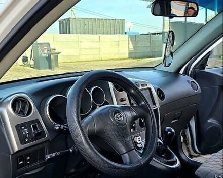 Белый Тойота Матрикс, объемом двигателя 1.8 л и пробегом 260 тыс. км за 55000 $, фото 1 на Automoto.ua