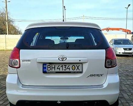 Белый Тойота Матрикс, объемом двигателя 1.8 л и пробегом 260 тыс. км за 55000 $, фото 5 на Automoto.ua